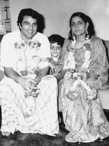 कौन हैं धर्मेंद्र की पहली पत्नी?