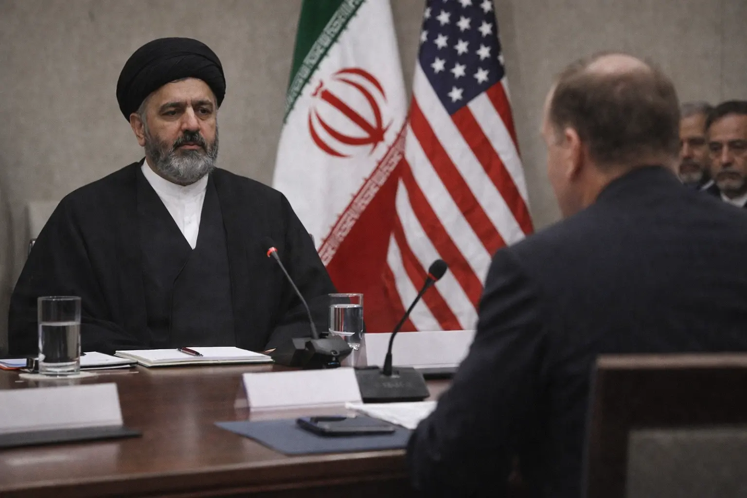 🤝पाकिस्तान में ईरान-US के बीच शांति वार्ता - ShareChat